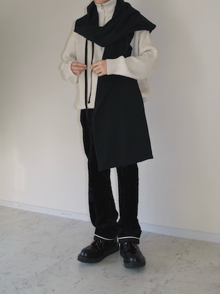 Ann DEMEULEMEESTERのマフラーを使った人気ファッションコーディネート 
