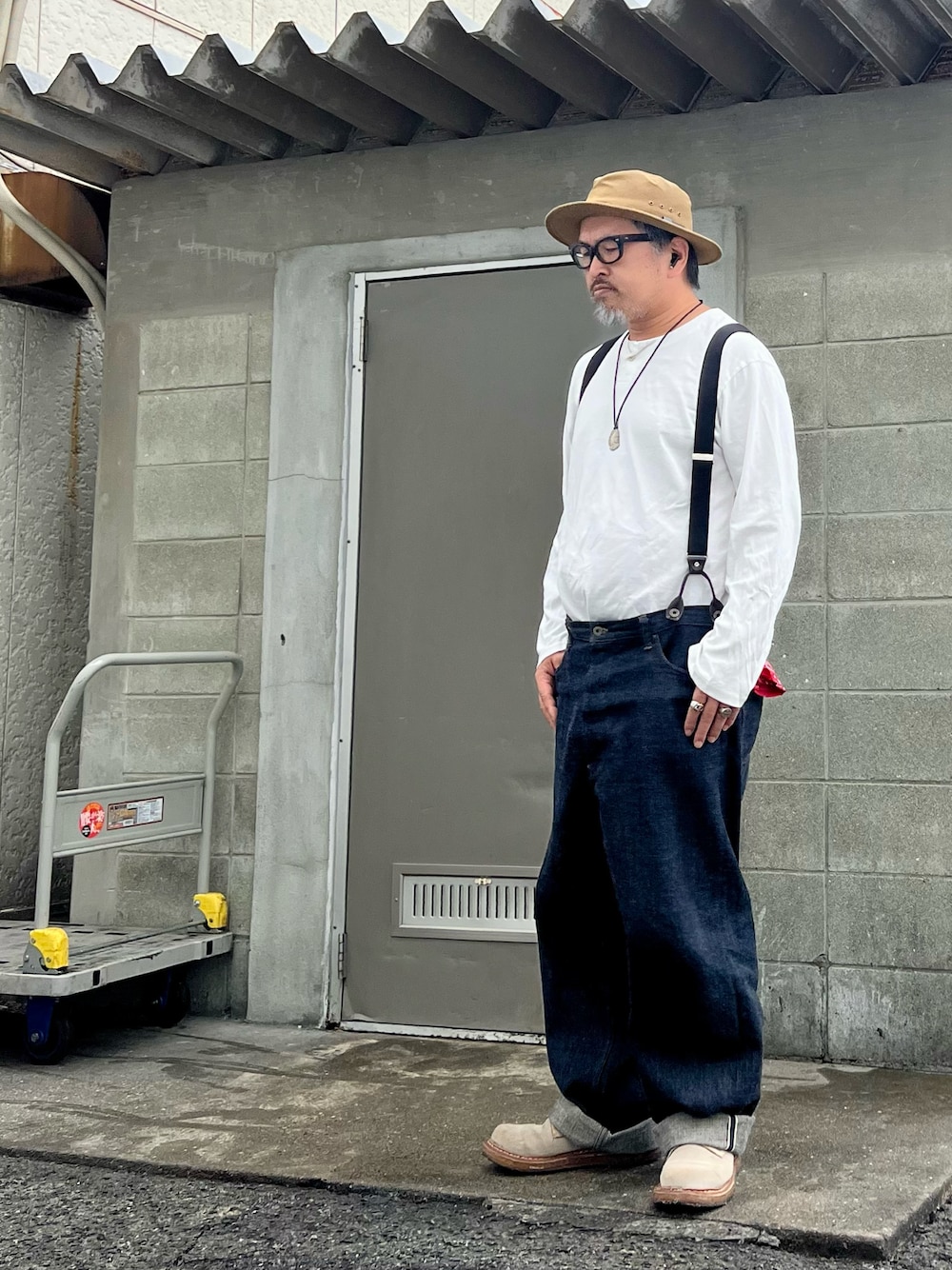 VINTAGEのサスペンダーを使った「アメカジ」のメンズ人気ファッション