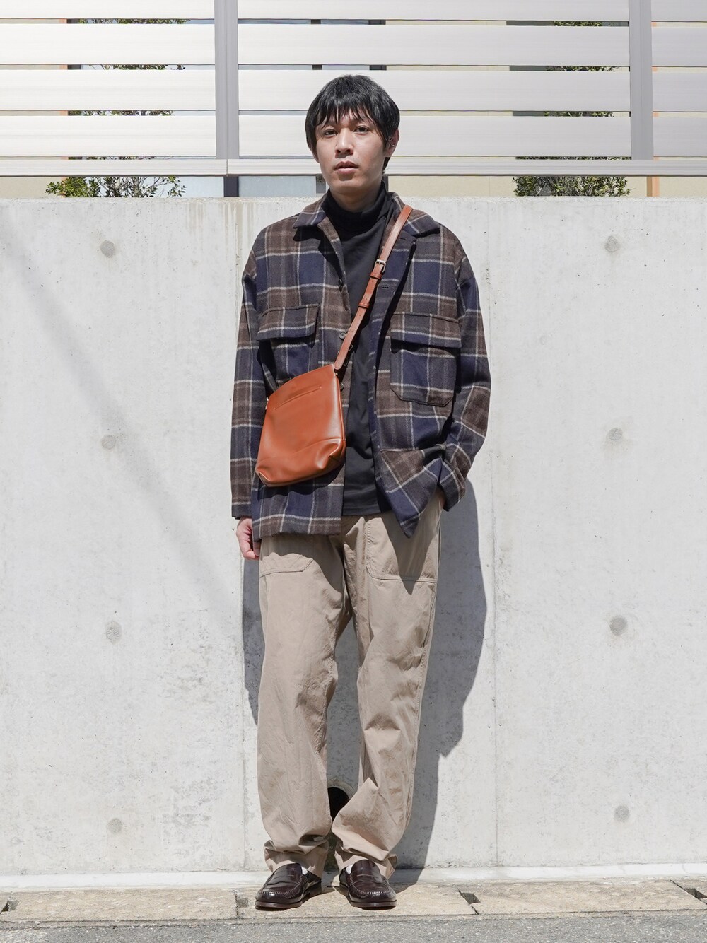「秋ルック紹介するよ、チェック、CPOジャケット、タートルネック、MHL.、Steven Alan、ローファー、ショルダーバッグ、グローバルワーク(GLOBAL WORK)、epnok、秋服コーデ、カジュアルコーデ、秋コーデ、メンズファッション、SENSEOFPLACE」｜「SENSE OF PLACE by URBAN RESEARCHのNewzealandWoolチェックCPO（ブルゾン、ブルー系）」を使った、ノエル（40代お洒落コーデ）さん（メンズ・177cm）の秋コーディネートの1枚目の写真