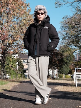 「アイテム（スニーカー）」を使った、ノエル（40代お洒落コーデ）さん（メンズ・177cm）の秋コーディネート