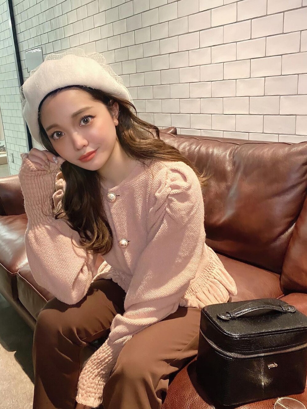 「ラブアンドピース2021、大人女子、お洒落さんとつながりたい、今日のコーデ、シンプルコーデ、秋色、カジュアル、秋カラー、秋のコーデ、きれいめカジュアル、eimy istoire、オトナカジュアル、デート、女子会」｜「eimy istoireのチュールベレー（ハンチング/ベレー帽、ホワイト系）」を使った、eimyistoireさん（レディース・158cm）の秋コーディネートの1枚目の写真