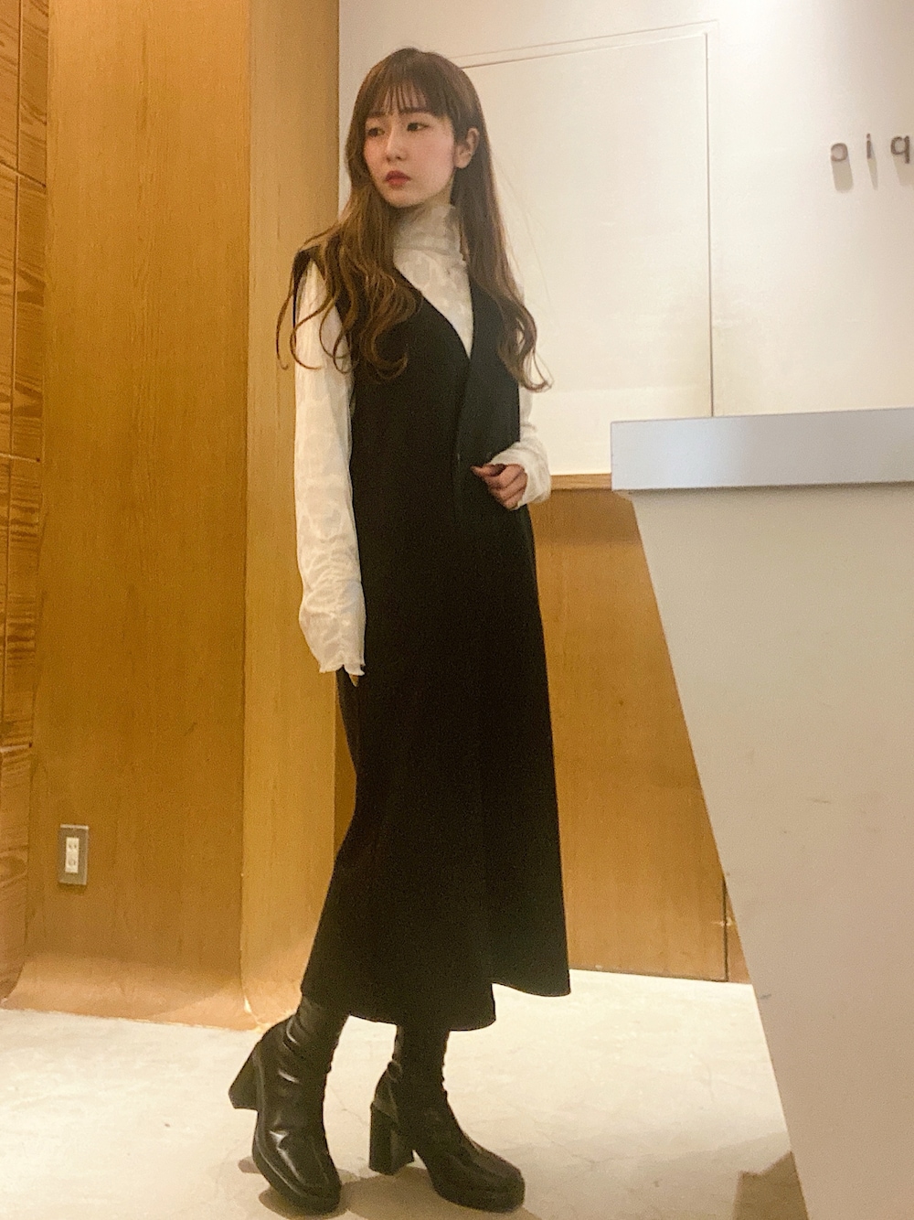 「春、春コーデ、シアートップス、シアー、タートルネック、ワンピース、ドレス、キレイめ、きれいめカジュアル、お呼ばれスタイル、韓国ファッション、オトナ女子、プチプラ、ootd」｜「Green　Parksのポンチジャンパードレス＊（ワンピース、ブラック系）」を使った、ささみさん（レディース・156cm）の冬コーディネートの1枚目の写真