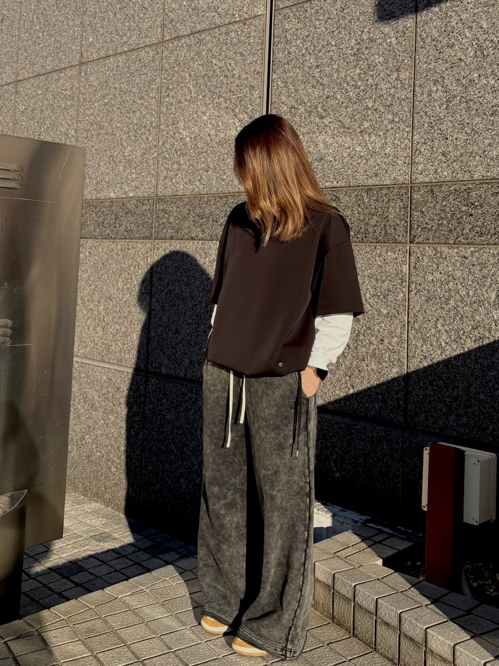 「ANDRAP、ストリート、CULLNI」｜「ANDRAPの【ZOZOTOWN限定】ANDRAP/アンドラップ/SWEAT PANTS/スウェットパンツ（スウェットパンツ、グレー系）」を使った、Yuiさん（レディース・158cm）の春コーディネートの1枚目の写真