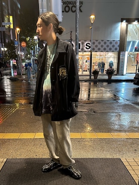 「アイテム（サンダル）」を使った、上ノ山 寛瑛さん（メンズ・172cm・30代）の秋コーディネート