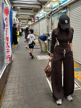 「アイテム（スウェットパンツ、ブラウン系）」を使った、Rie_eさん（レディース・154cm）の秋コーディネート