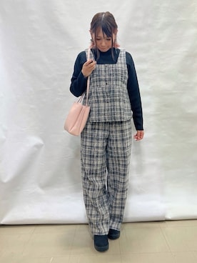 「SHOO・LA・RUE（シューラルー）の【絶妙なゆるピタ/洗濯機可】ちくちくしにくい リブハイネックやわらかニット（Knitwear、ブラック系）」を使った、*Yui*さん（レディース・151cm）の冬コーディネート