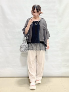 「SHOO・LA・RUE（シューラルー）の【S-LL/洗濯機可】抜け感たっぷり 程よい透け感のポケット付きシャツ（シャツ/ブラウス、グレー系）」を使った、*Yui*さん（レディース・151cm）の夏コーディネート