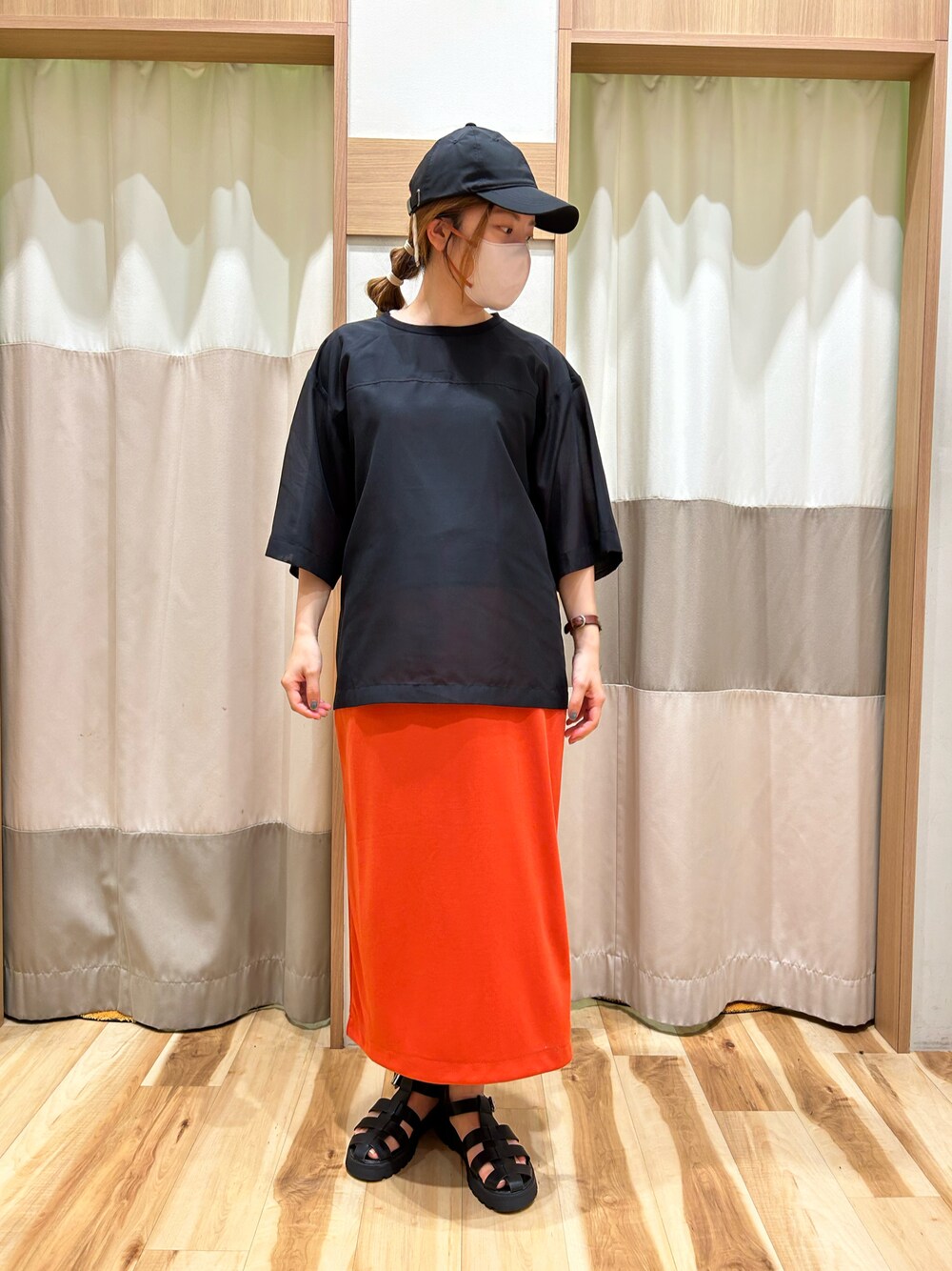 「夏コーデ、サマンサ モスモス(Samansa Mos2)、サマンサモスモス、サマンサモスモスブルー、キャップ、スカート、シアートップス、イオンモール鹿児島」｜「Samansa Mos2 blueのアイテム（キャップ、ブルー系）」を使った、m.さん（レディース・163cm）の夏コーディネートの1枚目の写真