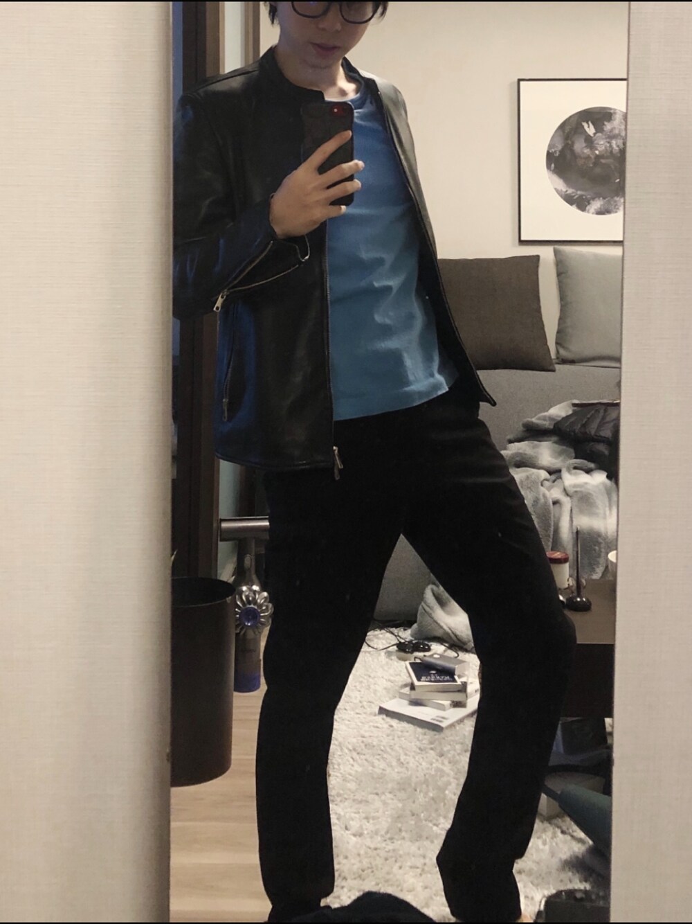 「秋服、革ジャン、革ジャンコーデ、ブラックコーデ、水色、ブルー、おしゃれさんと繋がりたい、シンプル、モード」｜「LIDNMのLIDnM / リドム -18SS-ラムレザーシングルライダース（ライダースジャケット、ブラック系）」を使った、ジョニすけ【相互】さん（メンズ・170cm）の秋コーディネートの1枚目の写真