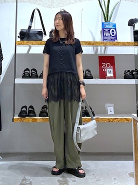 「LEPSIM（レプシィム）の変形テレコレースドッキングノースリーブ　1057217（Tシャツ/カットソー、ブラック系）」を使った、たかね。さん（レディース・170cm）の夏コーディネート