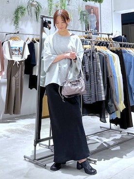 「LEPSIM（レプシィム）のストレッチサテンスカート4 97324（スカート）」を使った、たかね。さん（レディース・170cm）の夏コーディネート