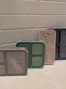 「アイテム（お弁当箱）」を使った、nukaさん（レディース・160cm）の春コーディネート