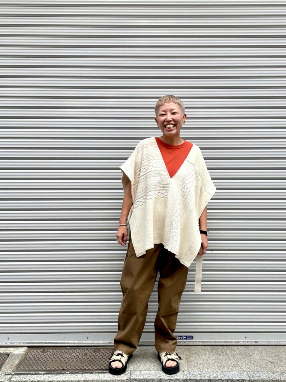 「秋のコーデ、レイヤードスタイル、ワイドパンツ、ニットベスト、アースカラー、マナスタッシュ、パンツスタイル、低身長、厚底サンダル、ショートヘア、メンズライク、秋服準備はじめました、低身長女子、オーバーサイズ」｜「MANASTASHのMANASTASH/マナスタッシュ　WS CLIFTY PLATFORM SANDAL　プラットフォームサンダル（サンダル、ベージュ系）」を使った、yamaayuさん（レディース・151cm）の夏コーディネートの1枚目の写真