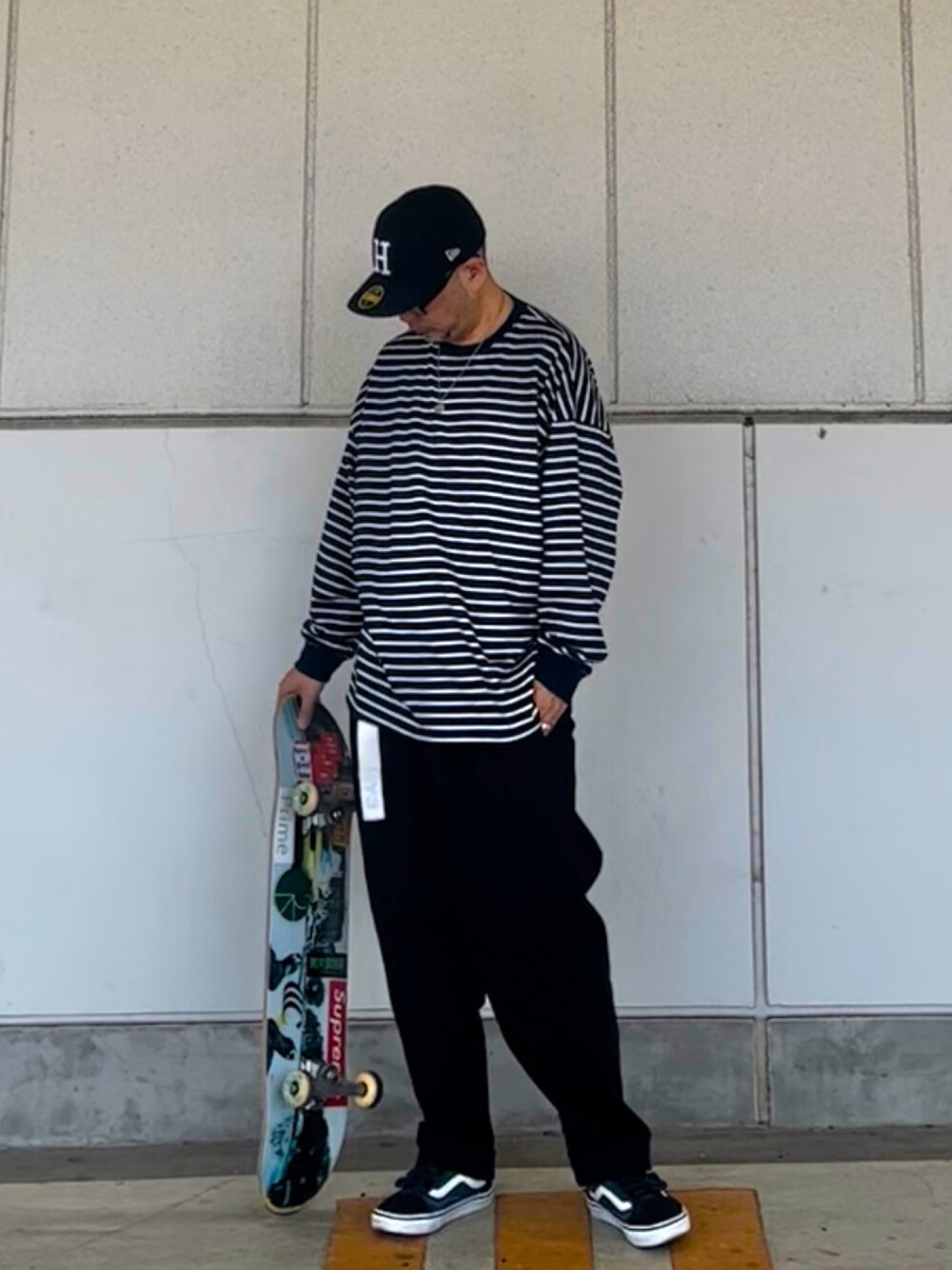 「春服みてみて、キャップ、ボーダー、チノパン、ベルト、ストリート、スケータースタイル、HUF、Y-3、AlexanderLeeChang、polarskateco」｜「HUFのアイテム（キャップ、ブラック系）」を使った、＝＝トム＝＝さん（メンズ・174cm）の春コーディネートの1枚目の写真