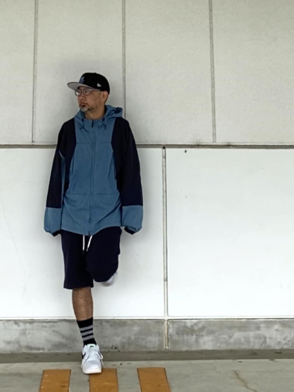 「マウンテンパーカー、stussy、キャップ、THE NORTH FACE、ソックス、短パン、AF1、マウンテンジャケット、ching &co.、だから秋服が好き」｜「STUSSYのEmblem New Era Cap（キャップ、ブラック系）」を使った、＝＝トム＝＝さん（メンズ・174cm）の秋コーディネートの1枚目の写真