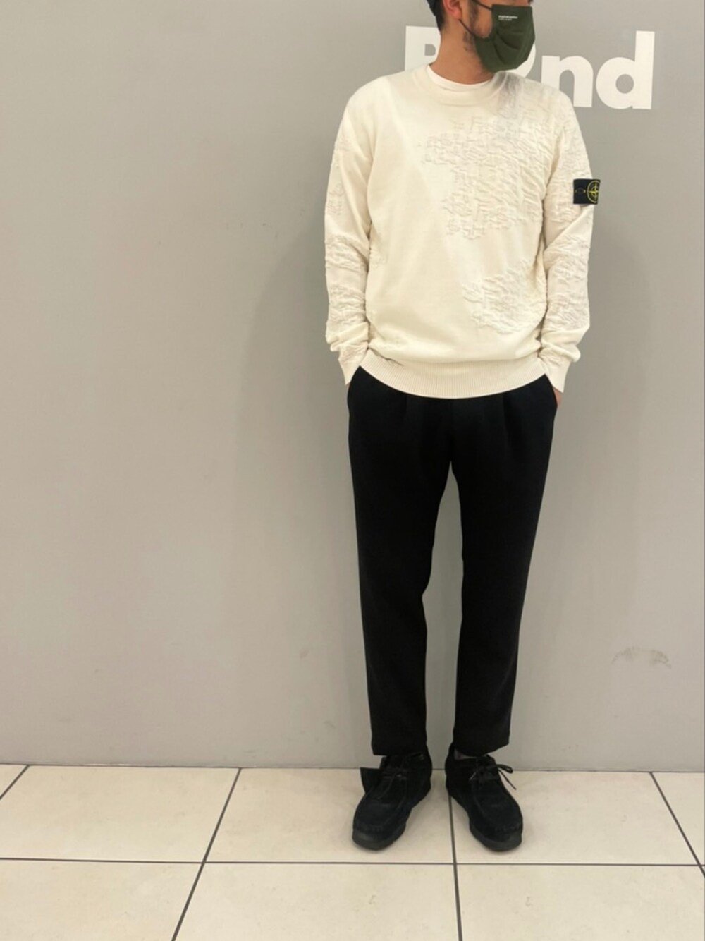 【冬用に！】STONE ISLAND ニットセーター イエローネイビー 冬用に！】STONE ISLAND ニットセーター イエローネイビー