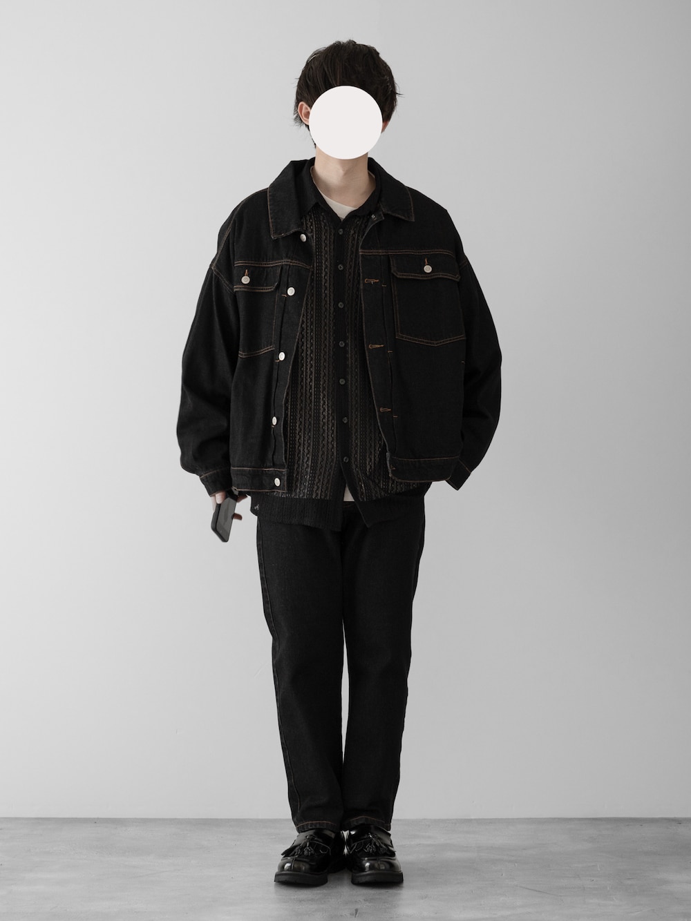 「RUUBON、ルーボン、デニム、デニムジャケット、デニムパンツ、セットアップ、シアーシャツ、レース、レーストップス、春コーデ、春、低身長コーデ、シンプルコーデ、シンプルスタイル、大人カジュアル」｜「RUUBONの【RUUBON】 12.5oz wide denim jacket / 12.5oz ワイドデニムジャケット（デニムジャケット、ブラック系）」を使った、hopeさん（メンズ・168cm）の冬コーディネートの1枚目の写真