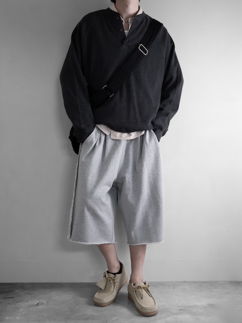 「Clarks（クラークス）の【CLARKS】WALLABEE/ワラビー 26155515（モカシン/デッキシューズ）」を使った、hopeさん（メンズ・168cm）の夏コーディネート