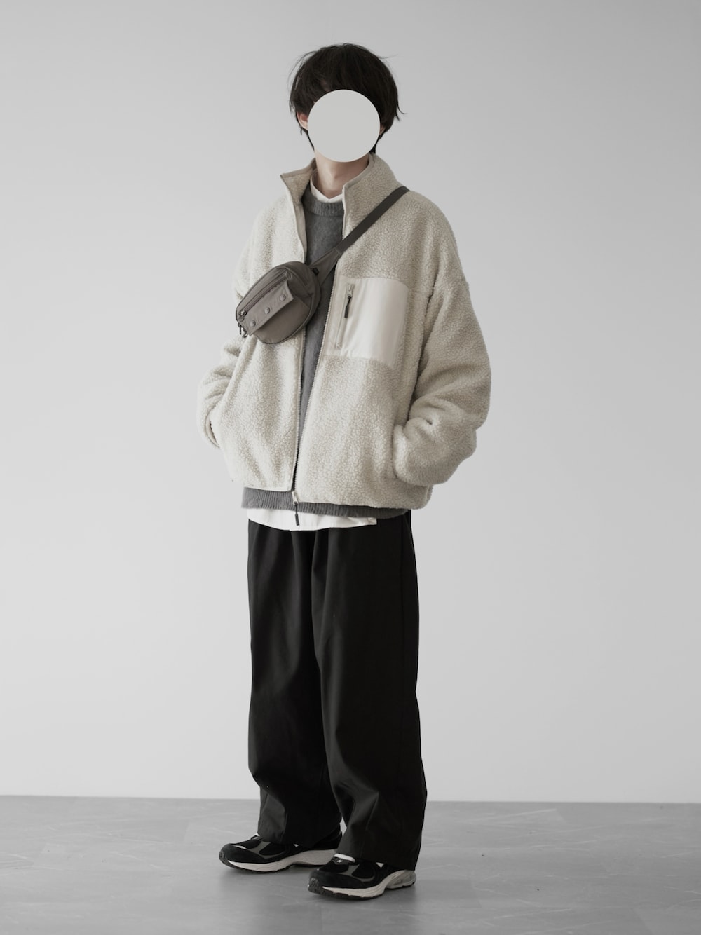 「RUUBON、ルーボン、ボア、ボアジャケット、ボアブルゾン、ニット、シャギーニット、シャツスタイル、New Balance、DAIWAPIER39、シンプルコーデ、シンプル、冬コーデ、秋冬コーデ、低身長コーデ」｜「RUUBONの【RUUBON】 high neck boa jacket / ハイネック ボアジャケット（ブルゾン、ベージュ系）」を使った、hopeさん（メンズ・168cm）の秋コーディネートの1枚目の写真
