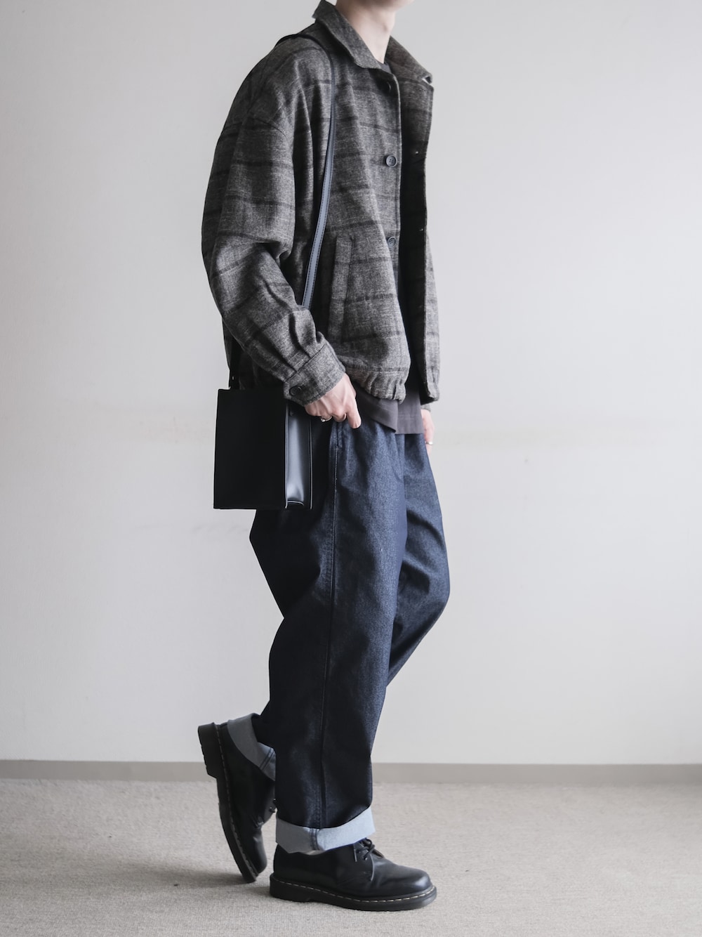 「チェック、デニム、秋のコーデ、大学生、きれいめカジュアル、秋服、ショートブルゾン、シンプルスタイル、ゆるコーデ、omnes、remer、オムネス、ラブアンドピース2021、RUUBON、ルーボン」｜「remerのloose vintage check jacket/ルーズヴィンテージチェックジャケット（その他アウター、ブラウン系）」を使った、hopeさん（メンズ・168cm）の秋コーディネートの1枚目の写真