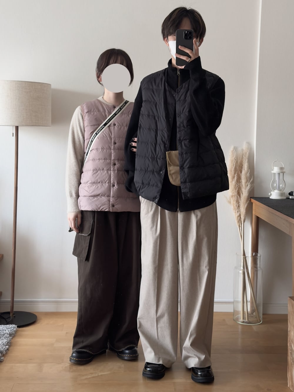 「無印良品、ベスト、ダウンベスト、ニット、スラックス、革靴、冬コーデ、お出かけコーデ、デートコーデ、きれいめカジュアル、レザー、モノトーン、ローファー、低身長コーデ、真冬のあったかスタイル」｜「無印良品の紳士　軽量ダウンノーカラーベスト（帯電防止裏地）（ダウンベスト、ブラック系）」を使った、hopeさん（メンズ・168cm）の冬コーディネートの1枚目の写真