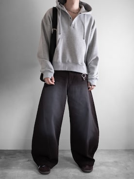 「アイテム（パーカー、グレー系）」を使った、hopeさん（メンズ・168cm）の秋コーディネート