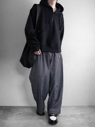 「RUUBON(ルーボン)の【RUUBON】brushed lining henley neck hoodie / 裏起毛ヘンリーネックパーカー(パーカー)」を使った、hopeさん(メンズ・168cm)の秋コーディネート