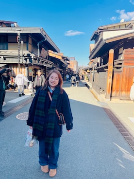 「Johnstons of Elgin（ジョンストンズオブエルガン）のアイテム」を使った、Kelly Wangさん（レディース・152cm）の冬コーディネート