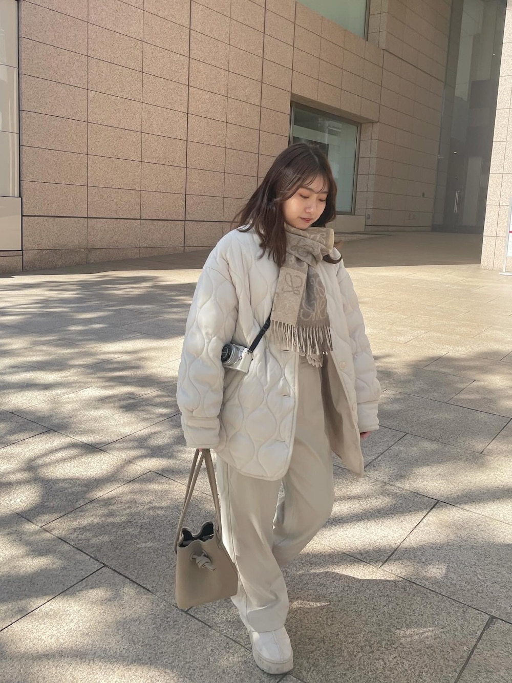Haru ⌇低身長コーデ｜LOEWEのマフラーを使ったコーディネート - WEAR