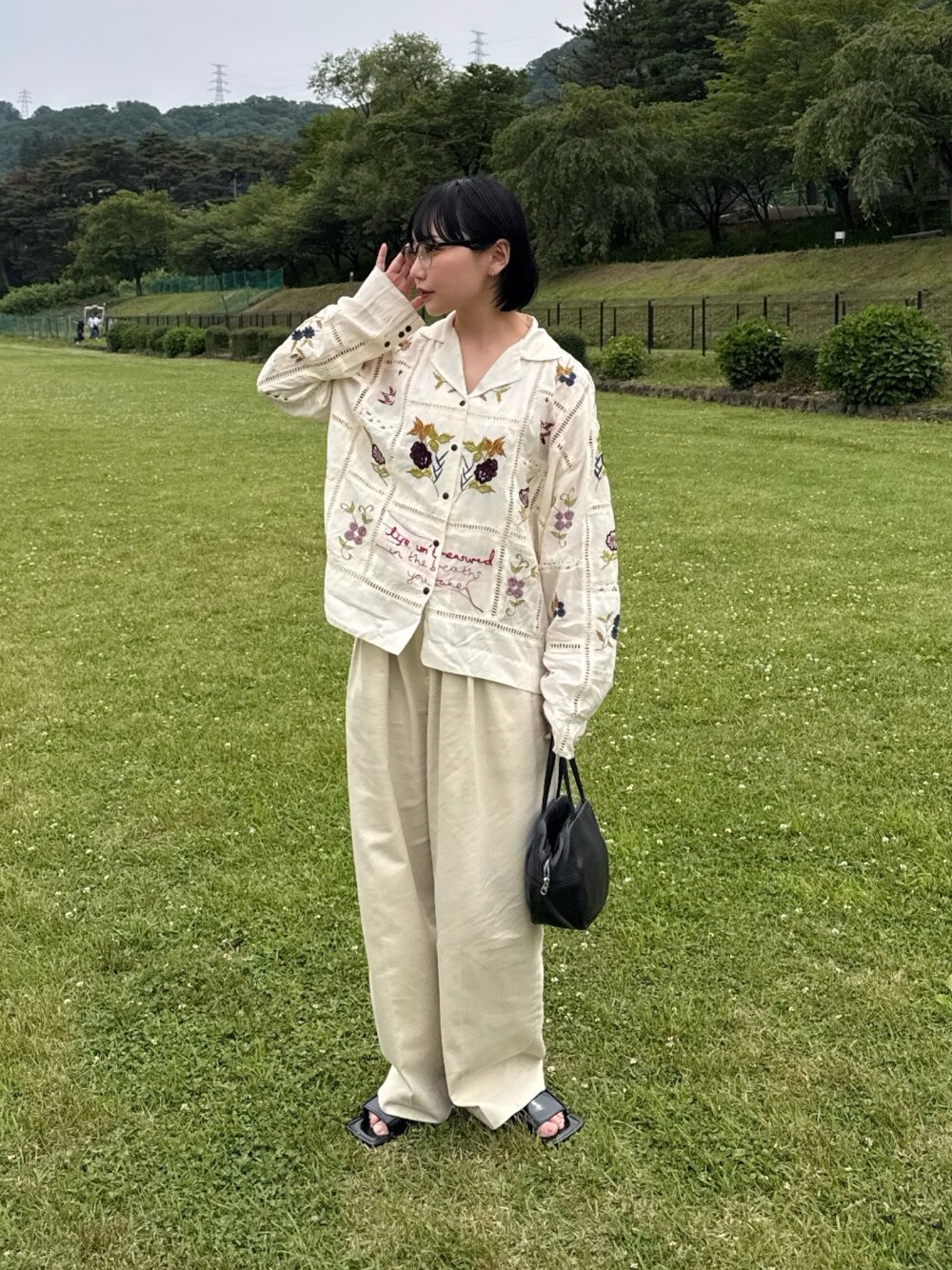 6(ROKU)＞コットンレーヨン タックパンツ（スラックス）｜6
