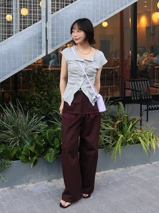 「lit(リット)の【NEW ver.】Layered Like Twill Pants(チノパンツ)」を使った、オクユウカさん(レディース・159cm)の夏コーディネート