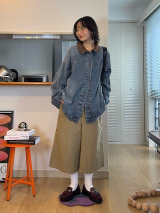 「HANNE(アン)のローライズコーデュロイバミューダパンツ(その他パンツ)」を使った、オクユウカさん(レディース・159cm)の秋コーディネート