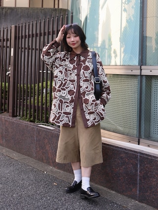 「sahara(サハラ)のEmbroidery Suede Shirt Jacket|刺繍スエードシャツジャケット(その他アウター)」を使った、オクユウカさん(レディース・159cm)の秋コーディネート