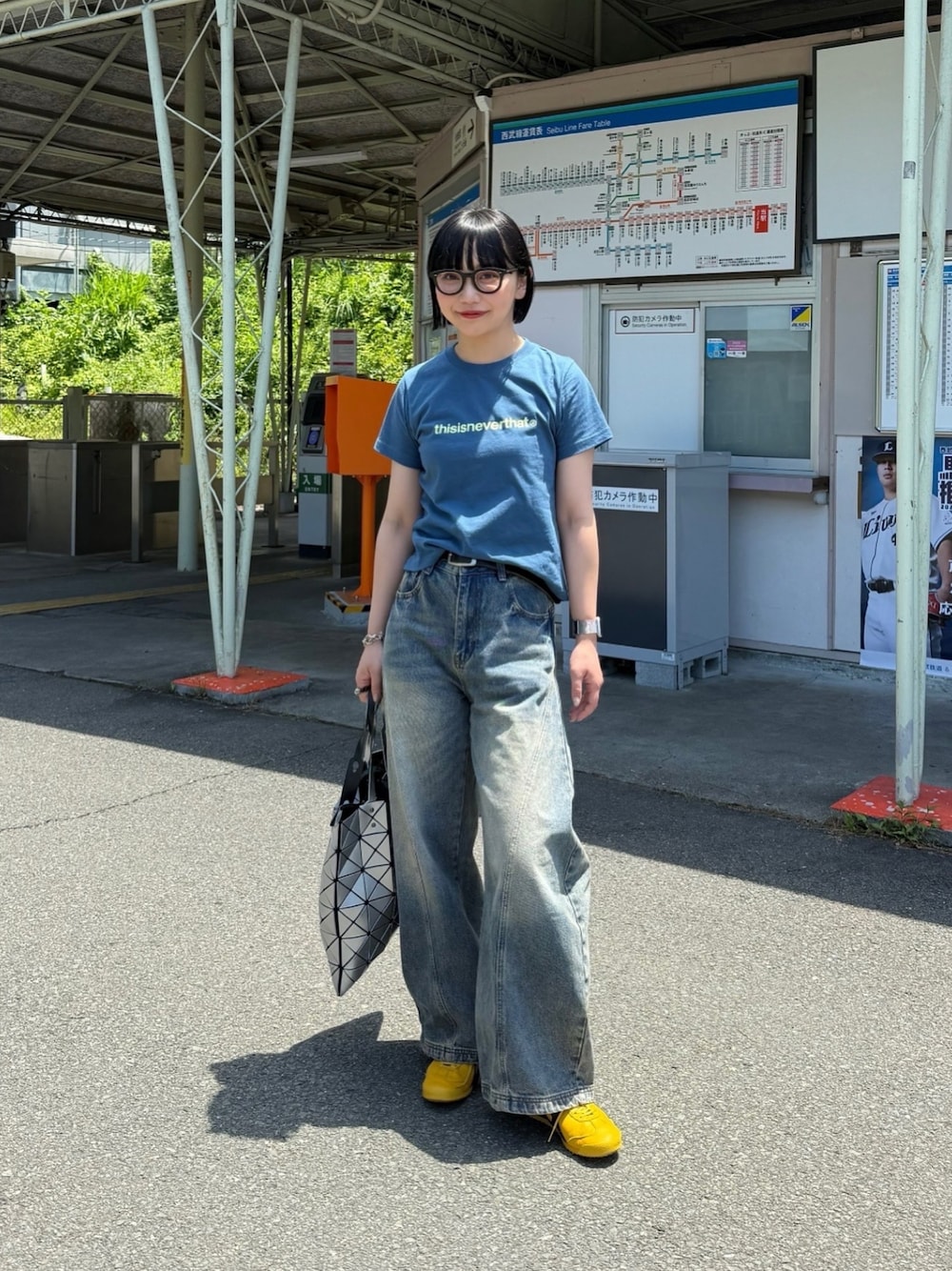 thisisneverthatのTシャツ/カットソーを使った人気ファッション