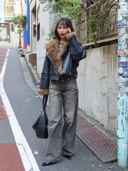 「MURUA(ムルーア)のリバーシブルショートフェイクムートンブルゾン 冬服(ムートンコート)」を使った、オクユウカさん(レディース・159cm)の秋コーディネート