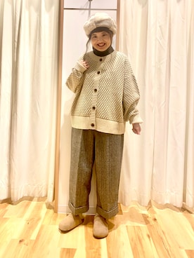 「センタープレスパンツ」｜「アイテム（ハンチング/ベレー帽）」を使った、えりさん（レディース・150cm）の冬コーディネート