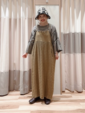 「マスタード」｜「アイテム（帽子）」を使った、えりさん（レディース・150cm）の秋コーディネート