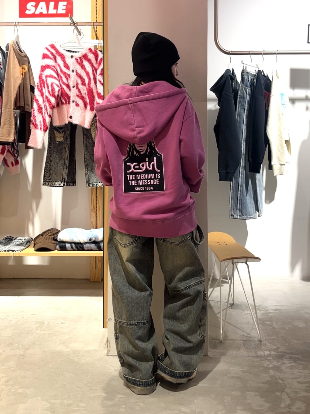 X-girl（エックスガール）の「MESSAGE AND FACE FADED ZIP UP