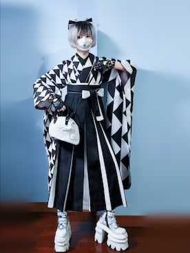 「WIDOWのNEVER A SELLOUT PLATFORM BOOTS -WHITE（ブーツ、ホワイト系）」を使った、步同さん（レディース・162cm）の秋コーディネート