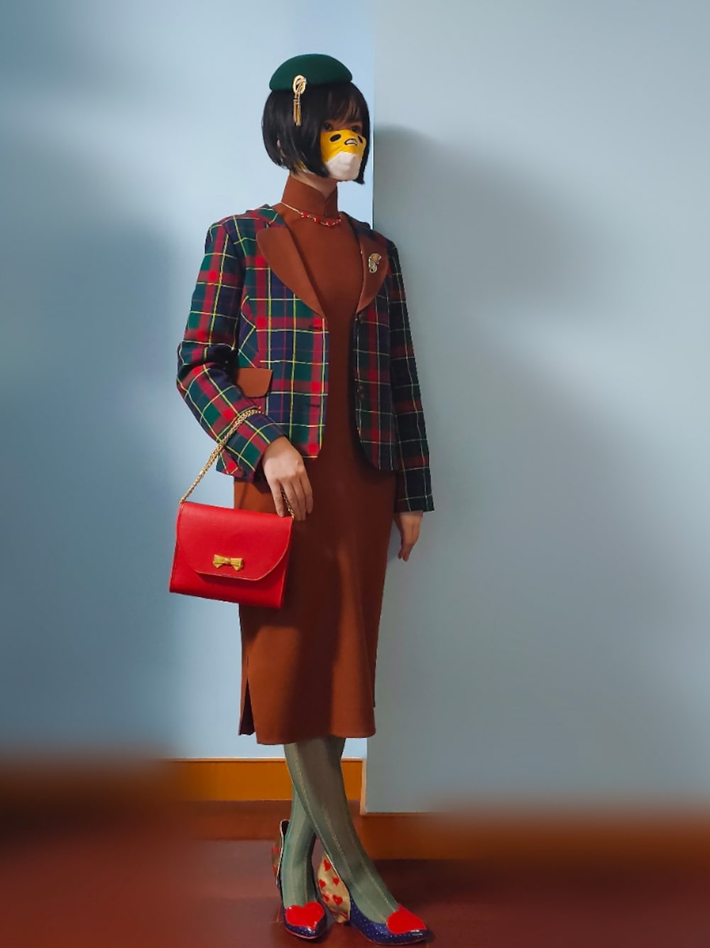 「VINTAGEのアイテム（ワンピース/ドレス、ブラウン系）」を使った、步同さん（レディース・162cm）の冬コーディネートの1枚目の写真