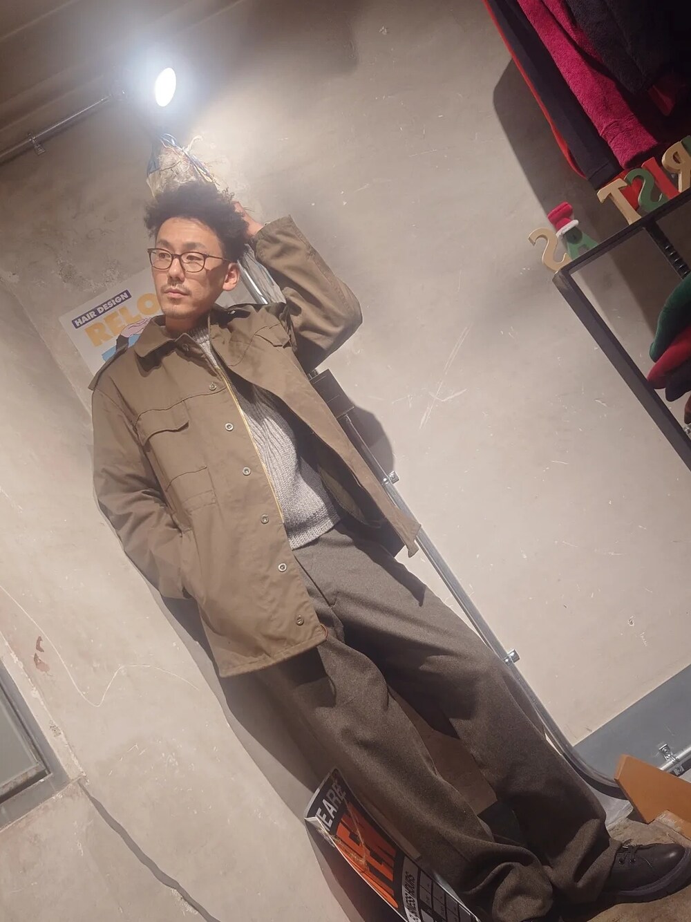 「クリスマスに着たい服、シンプルコーデ、大人カジュアル、今日のコーデ、休日スタイル、おしゃれさんと繋がりたい、秋冬コーデ、古着、古着MIX、革靴、ニット、古着好きな人と繋がりたい、ミリタリー、ミリタリージャケット、ミリタリーパンツ」｜「ドイツのアイテム（ミリタリージャケット、グリーン系）」を使った、tatatataさん（メンズ・182cm）の冬コーディネートの1枚目の写真