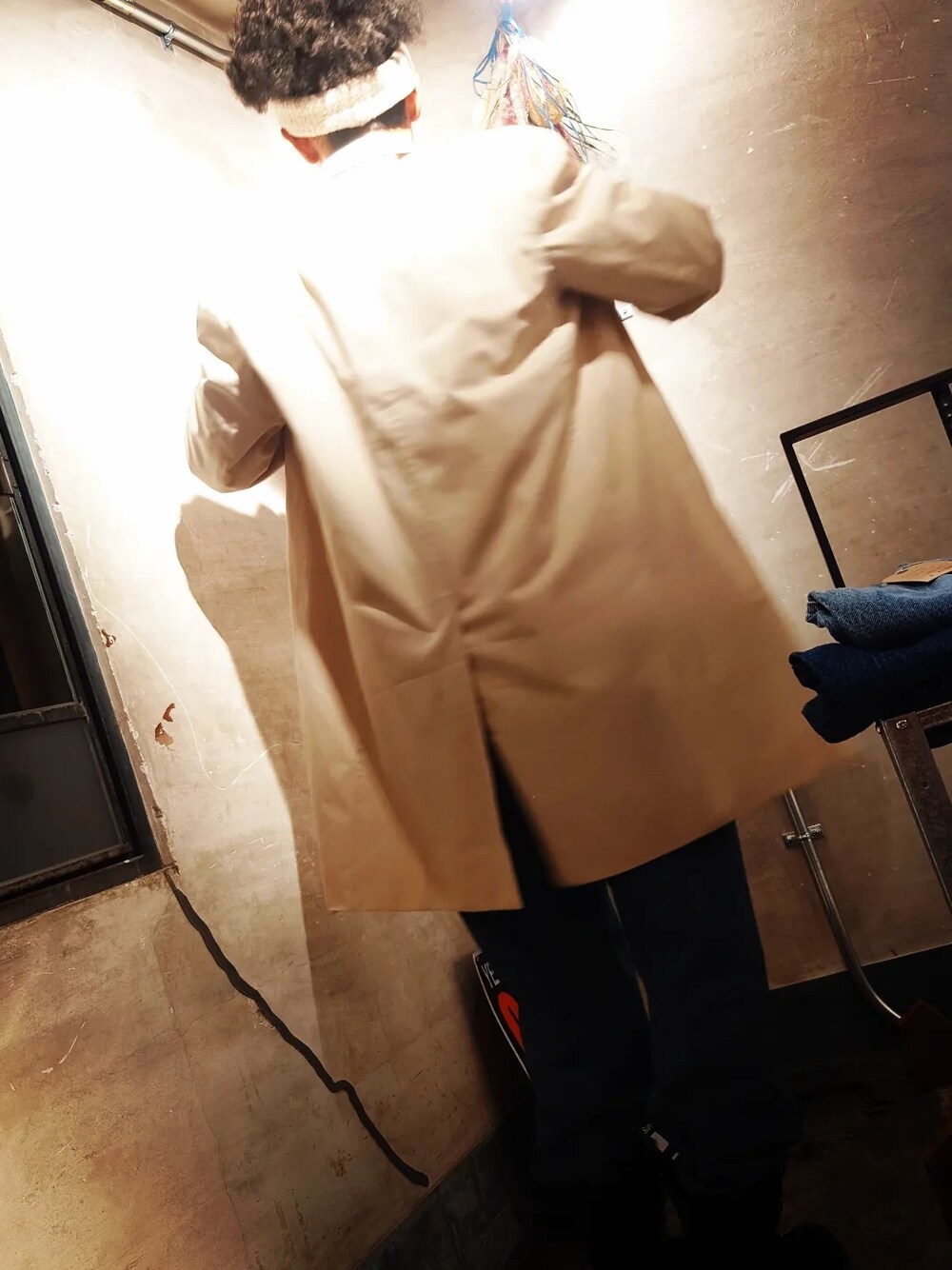 「秋のコーデ、大人コーデ、メンズファッション、おしゃれさんと繋がりたい、秋服、キレイめ、冬コーデ、ストリートコーデ、古着好きな人と繋がりたい、秋、#今日のコーデ、コート、コートスタイル、コートコーデ、バーバリー」｜「Dannerのアイテム（ブーツ、ブラウン系）」を使った、tatatataさん（メンズ・182cm）の秋コーディネートの1枚目の写真
