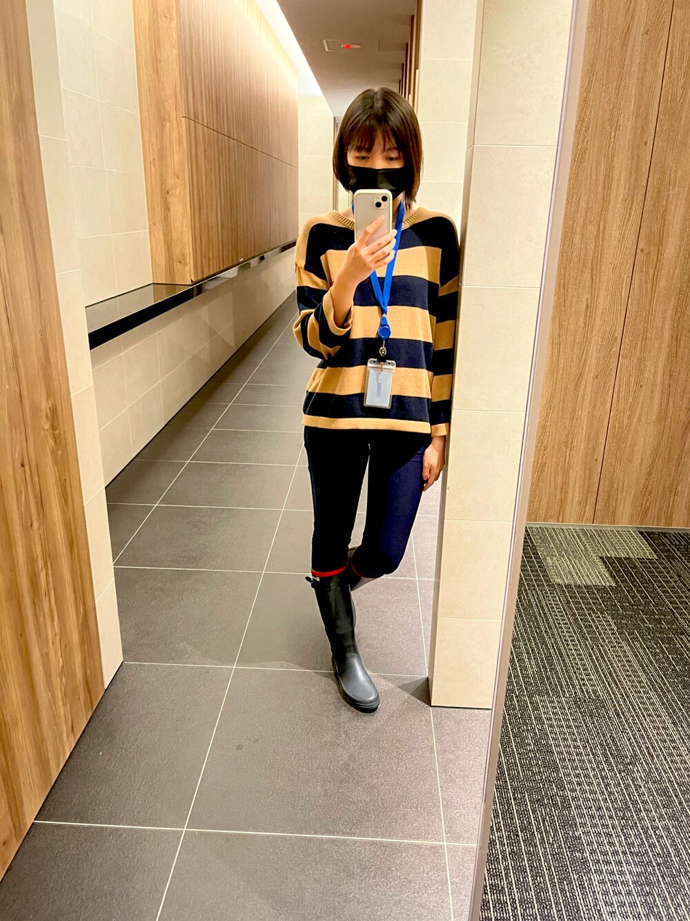 「下雨天、上班族」｜「AIGLEのアイテム（レインシューズ、ブラック系）」を使った、三工🐦さん（レディース・163cm）の夏コーディネートの1枚目の写真