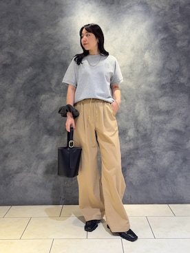 「ベージュパンツ」｜ひかりさん（レディース・156cm）の夏コーディネート