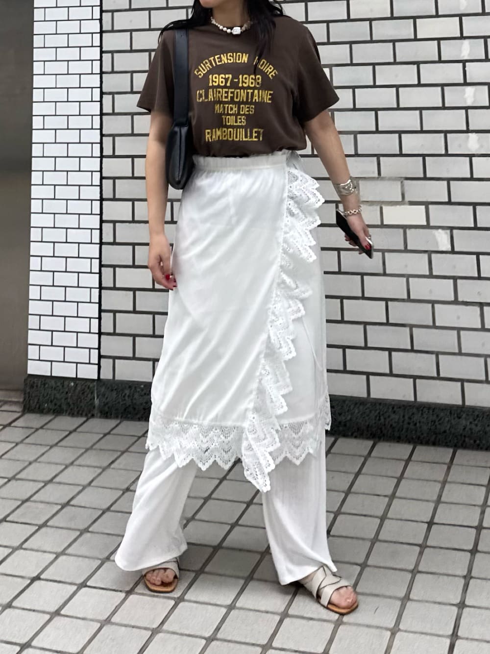 「レイヤードスタイル、レイヤード、レイヤードコーデ、Tシャツコーデ、Tシャツ、ピグメント、ピグメントTシャツ、夏コーデ、夏服、フェススタイル、フェス、フェスコーデ」｜「fredy emueの2ＷAYレイヤードキャミワンピース（ワンピース、ホワイト系）」を使った、ひかりさん（レディース・156cm）の夏コーディネートの1枚目の写真