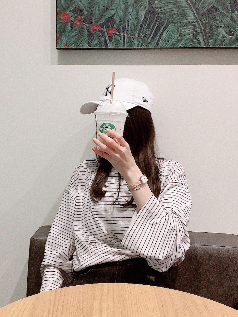 「ダニエルウェリントン、Daniel Wellington、初夏コーデ、今日のコーデ、ボーダー、ボーダートップス、デニム、パンツ、キャップ、大人カジュアル、休日スタイル、大人女子、低身長、カジュアルコーデ、雨の日コーデ」｜「Daniel WellingtonのQUADRO PRESSED MELROSE（アナログ腕時計、ホワイト系）」を使った、コマさんさん（レディース・154cm）の春コーディネートの1枚目の写真