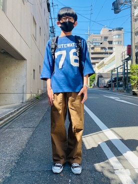 「アイテム（カーゴパンツ、ブラウン系）」を使った、sakuさん（メンズ・168cm）の秋コーディネート