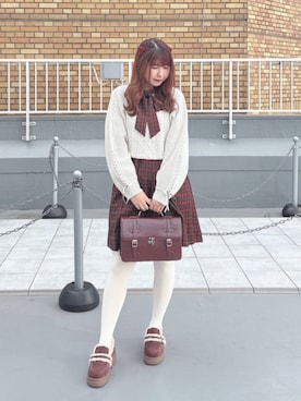 「アイテム（ヘアアクセサリー）」を使った、F i.n.tさん（レディース・160cm）の秋コーディネート