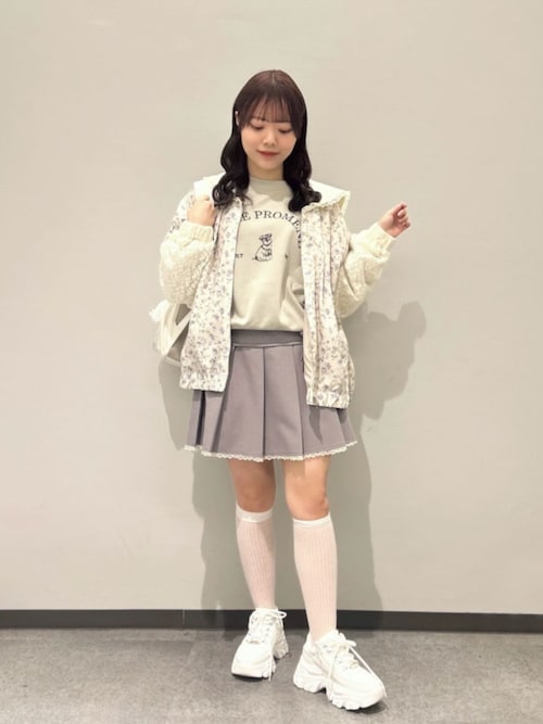 LOHEN ボトルネック レイヤードブルゾン　ホワイト Alley Tokyo（アリートーキョー）の「セーラー衿ブルゾン（ブルゾン