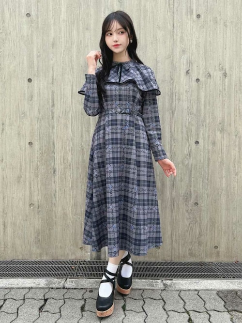 超美品　kishidamiki チェック柄ケープワンピース プチフラワーチェック柄ケープ付きワンピース（ワンピース）｜F i.n.t